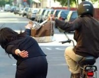 Catania, scippa la borsa ad una donna. Arrestato