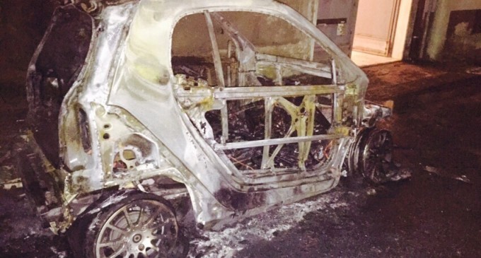 Acireale, auto sindaco data alle fiamme