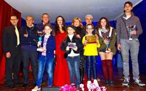 LINGUAGLOSSA, Note sotto l'Albero 2015 - Tutti i premiati della categoria Junior con Daniela Cavallaro ed i membri della giuria