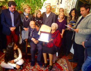 Orlando Furioso Cottone e la moglie attorniati da figli e nipoti