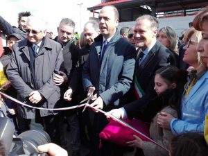 taglio-del-nastro-asilo-alfano