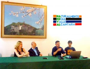 FRANCAVILLA DI SICILIA - Da sinistra Chiara Carmeni, Francesco La Rocca, Giampiero Caminiti e Giuseppe Pennisi mentre presentano il Progetto NA.RE.V.AL. a Palazzo Cagnone