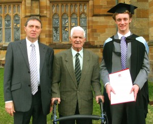 L'ing. Gaetano Boncardo con il papà Adamo ed il figlio Philip il giorno della laurea di quest'ultimo