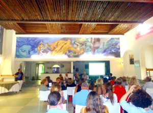La sala-convegni del Parco Botanico e Geologico delle Gole dell'Alcantara durante la conferenza di presentazione del Progetto WELCOME TO ALCANTARA VALLEY