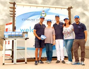 I dirigenti della Pro Loco Giardini Naxos. Da sinistra il consigliere Anselmi, la segretaria Licciardello, il presidente Carmeni, la consigliera La Spina ed il vicepresidente Coniglio