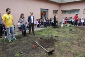 festa-nazionale-albero-scuola-padre-santo-di-guardo-4