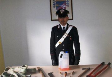 Deteneva armi e arnesi da scasso: denunciato dai Cc di Linguaglossa