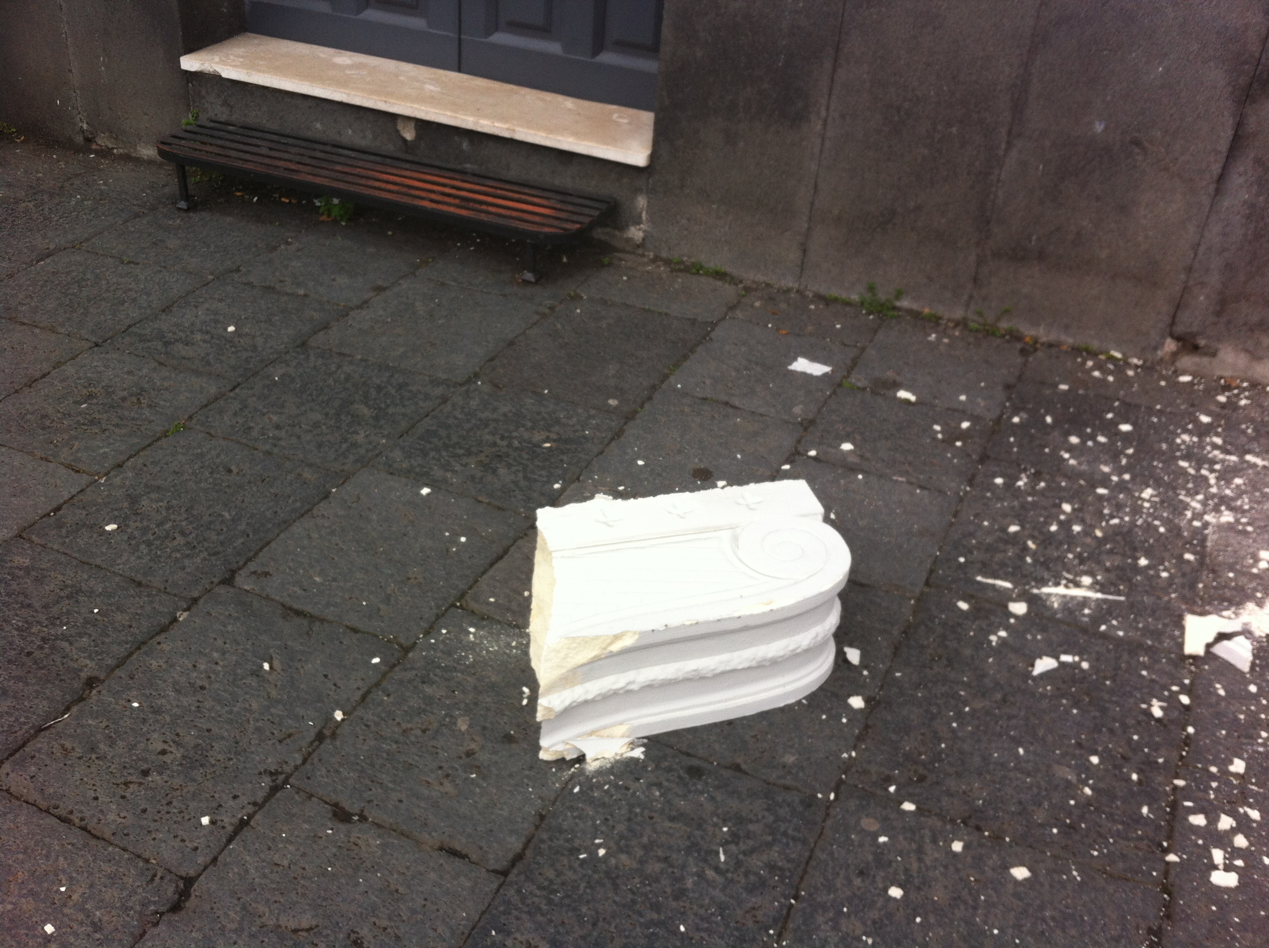 Sfiorata tragedia in via Callipoli (video)