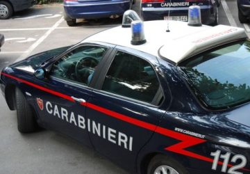 Aci Sant’Antonio, danneggia la comunità dov’è ospitato. Inseguito e bloccato dai Carabinieri