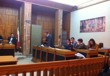 Giarre, piazza Duomo: il gelo in aula VIDEO