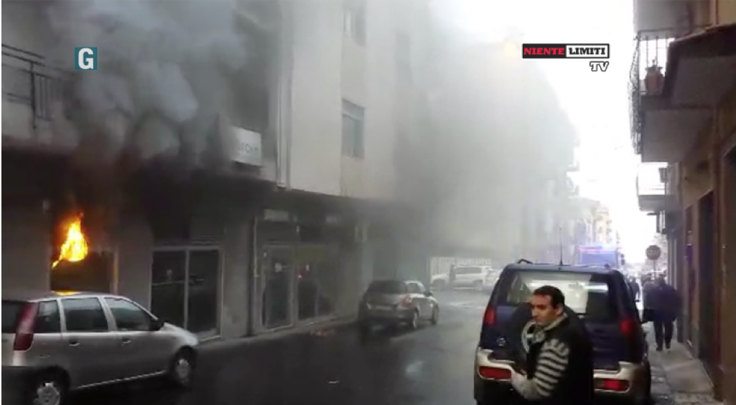 Incendio banca Carige VIDEO ESCLUSIVO