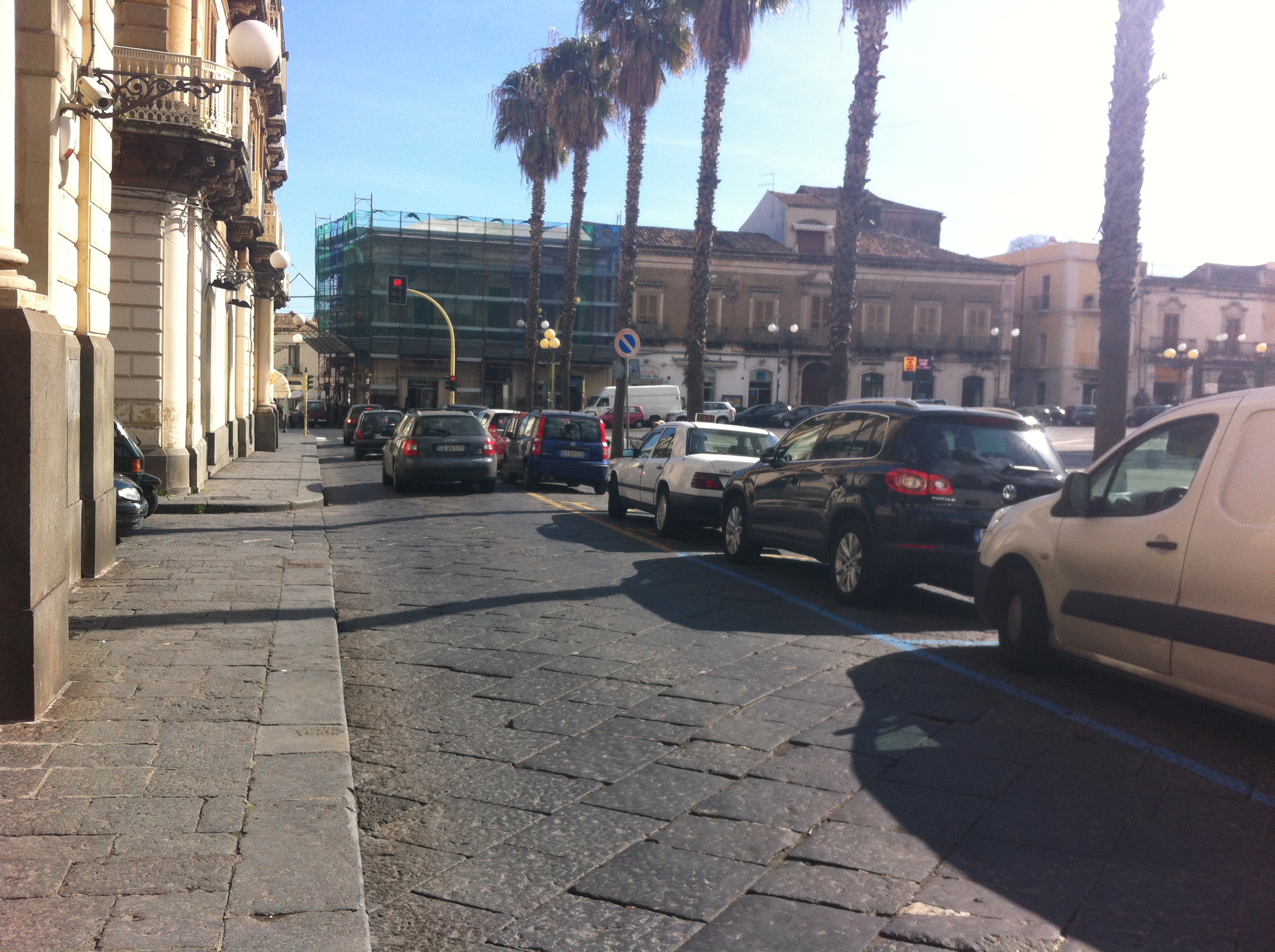 Giarre, ampliamento piazza Duomo. Il sindaco mette la retromarcia. E non è l’unica.