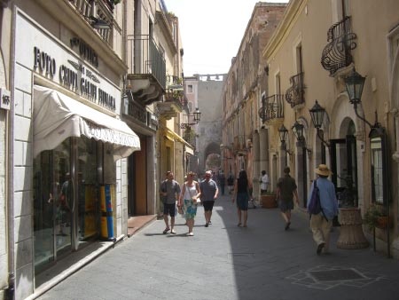 Al via convegno Forza Italia a Taormina