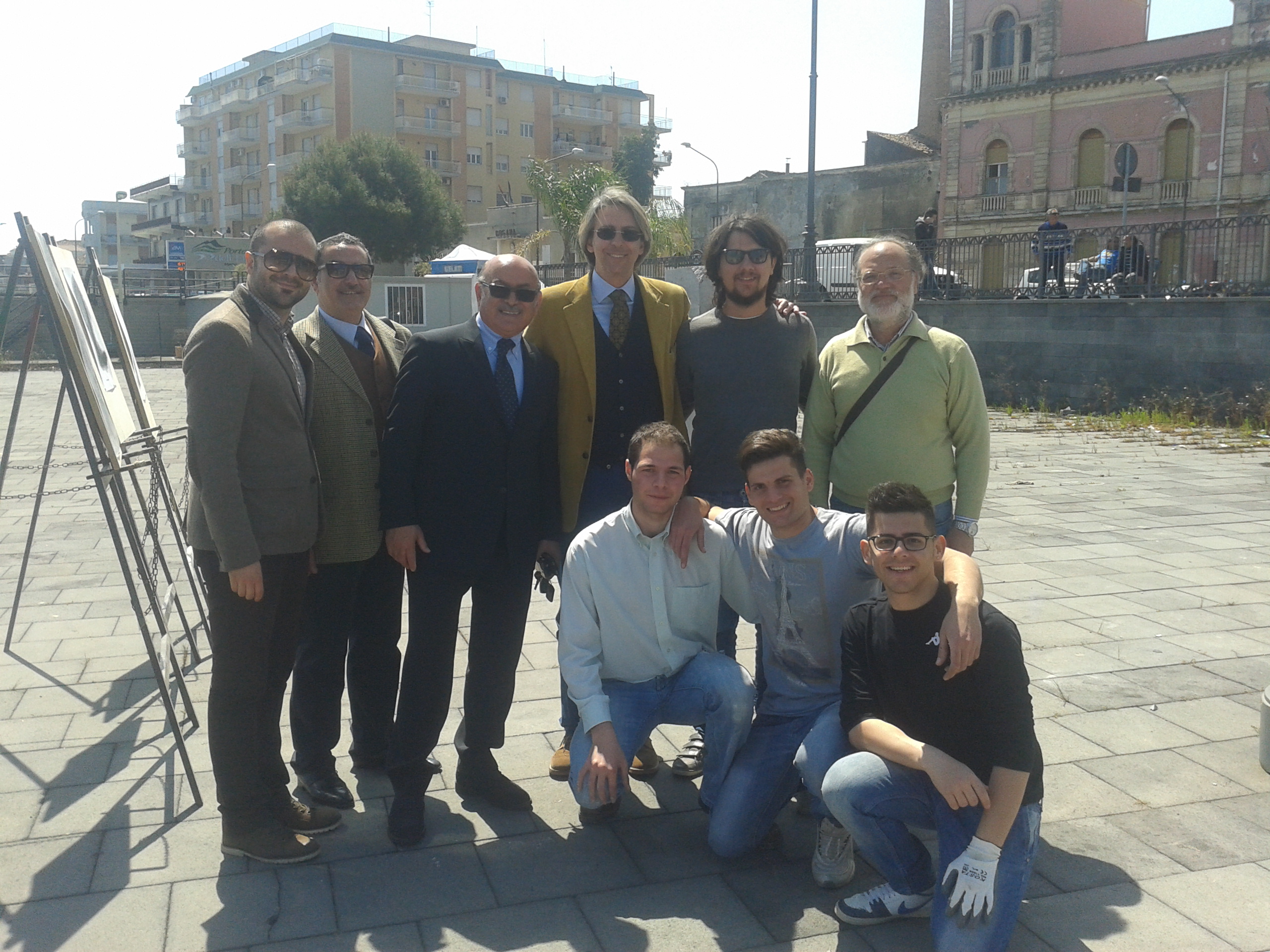 Riposto: scultori all’opera al porto turistico VIDEO