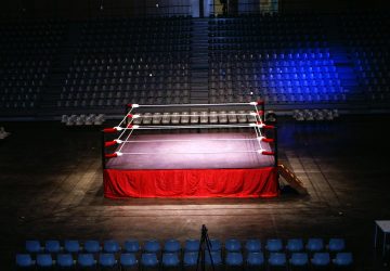 Taormina, match di boxe al Consiglio comunale