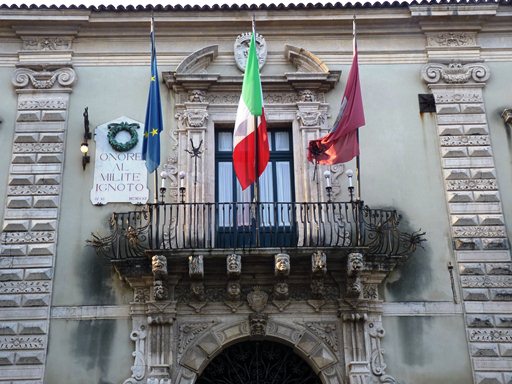 Acireale, allarme bomba al Palazzo del Turismo