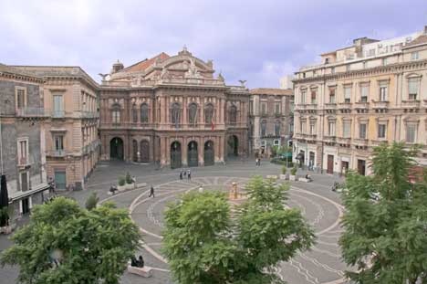 Teatro Bellini Catania: rinvio a giudizio per 80 tra dipendenti e stagionali