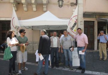 Il M5S Taormina in piazza per denunciare il NO alla loro proposta per la nomina degli scrutatori