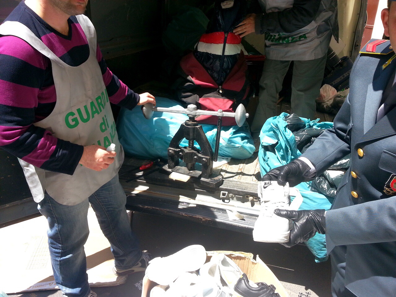 Catania, la contraffazione a “km 0”