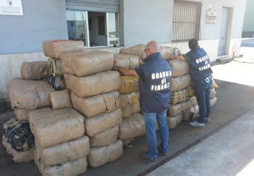 Catania, Guardia di Finanza sequestra 2 mila chili di marijuana