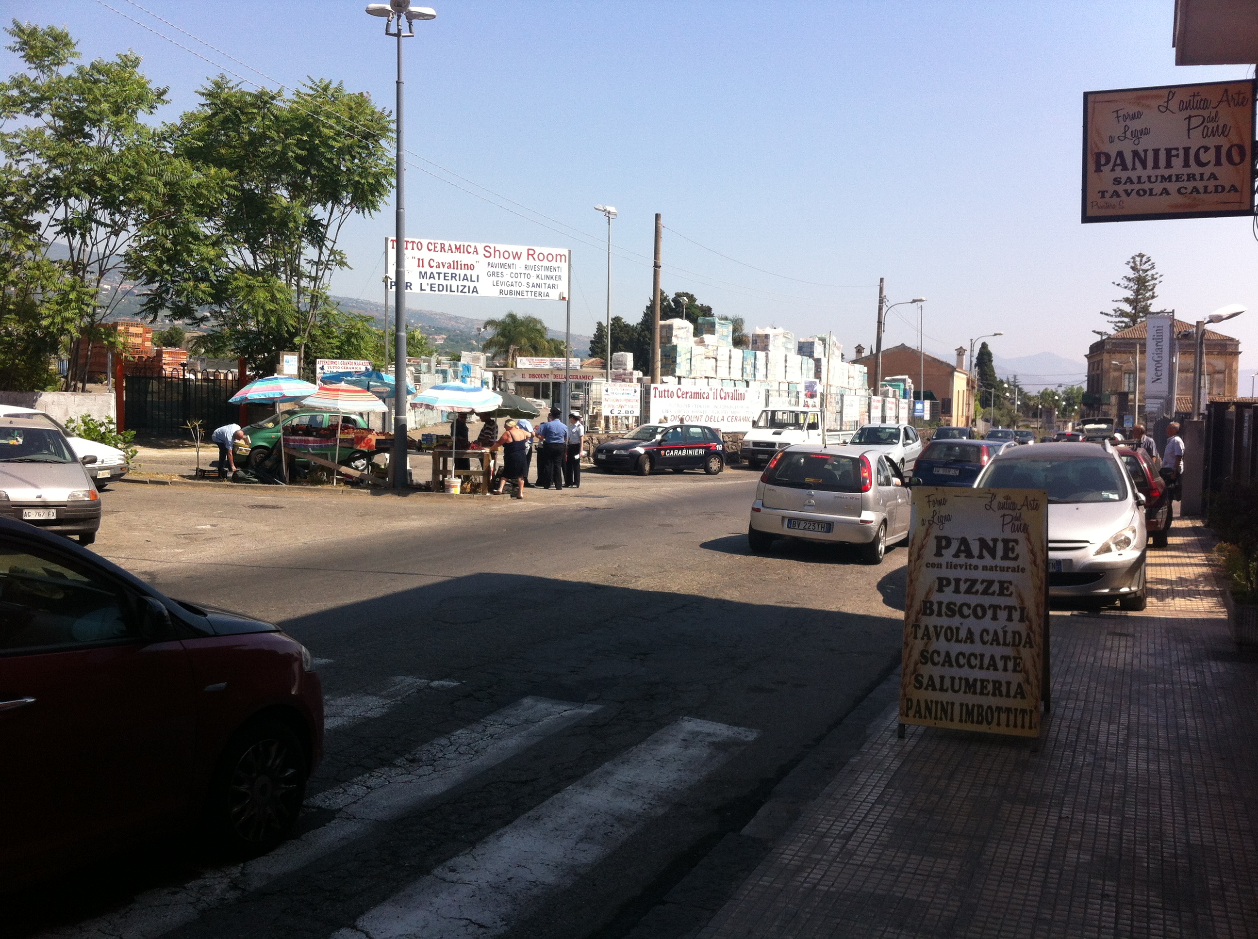 Ambulanti abusivi Giarre, al via operazione congiunta di carabinieri e polizia locale