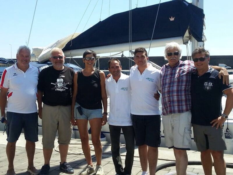 Riposto, due vacanzieri ripostesi salvati in mare aperto