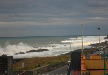 Riposto, cambia il senso di marcia sul lungomare