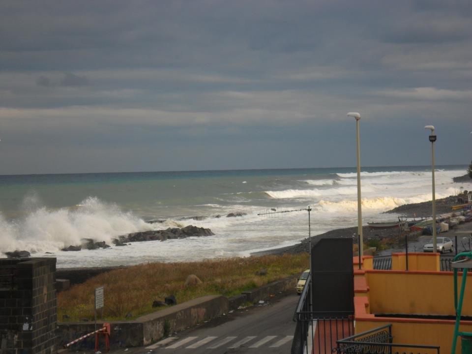 Riposto, cambia il senso di marcia sul lungomare