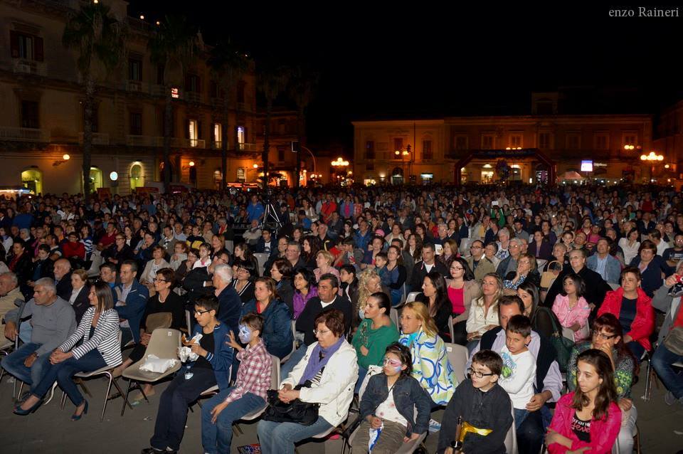 Giarre: Notte Bianca entusiasma 10 mila persone. Tranne il sindaco che diserta