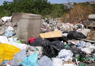 San Pietro Clarenza, i corrieri della spazzatura
