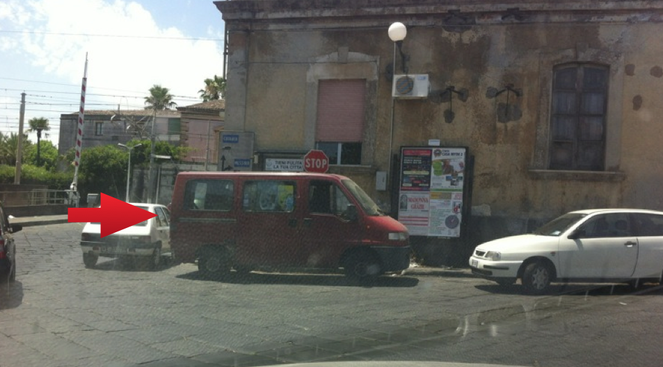 Giarre, servizio bus navetta per vù cumprà