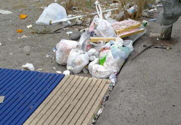 Spiaggia immondezzaio a Fondachello. La denuncia de La Nostra Mascali