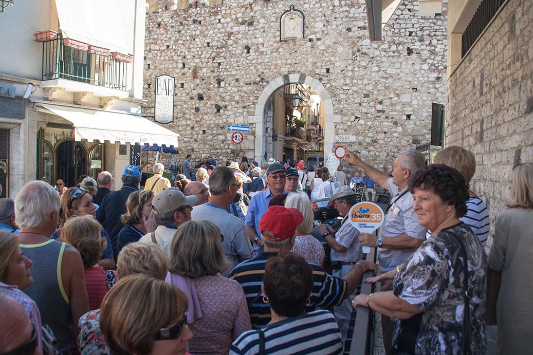 Taormina: Arcivescovo rimuove il parroco Salvatore Sinitò. A settembre arriva il nuovo prelato