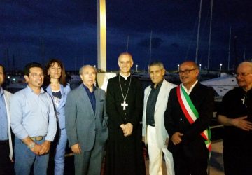 Riposto, inaugurata da Mons. Raspanti la statua della Madonna Stella Maris