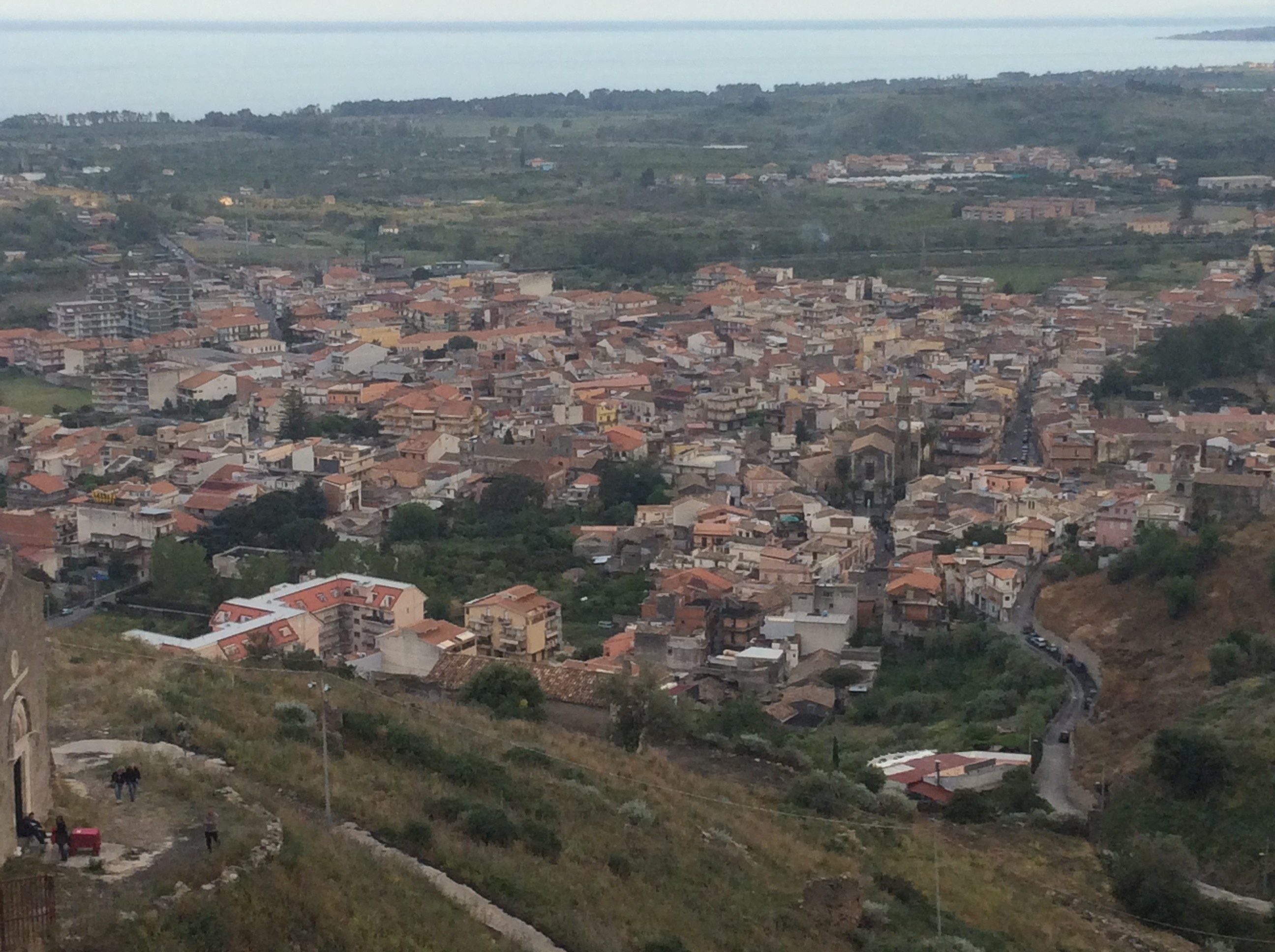 Calatabiano, su terreno confiscato alla mafia un’area mercatale