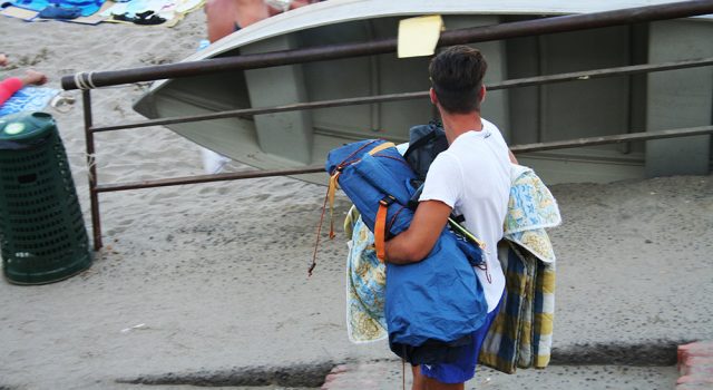 Giardini Naxos, invasione di Ferragosto