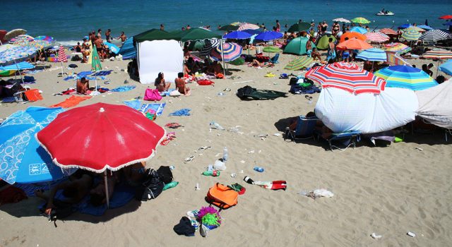 Giardini Naxos, invasione di Ferragosto