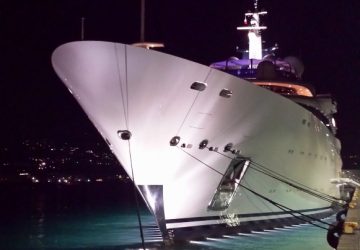 Riposto, la notte dei mega yacht