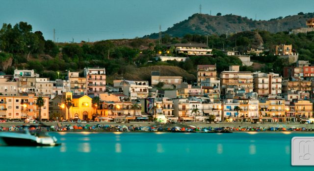 Giardini Naxos, invasione di Ferragosto