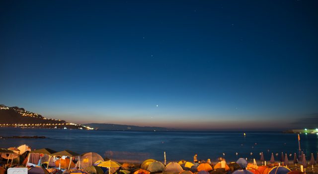 Giardini Naxos, invasione di Ferragosto