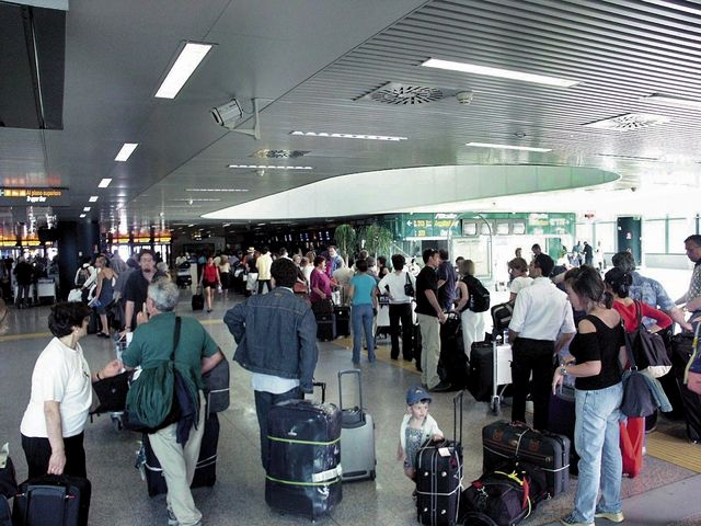 Roma, in aeroporto sciopero bianco. Ed i nostri bagagli?