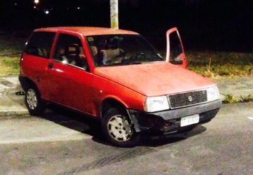 Catania, 21enne evade, ruba auto e sfonda un posto di blocco