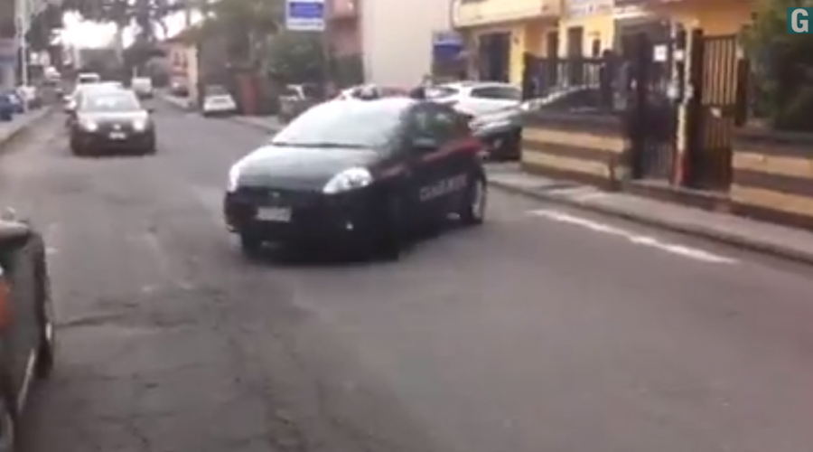 Trepunti di Giarre, carabinieri sventano rapina in banca. Due arresti  VIDEO