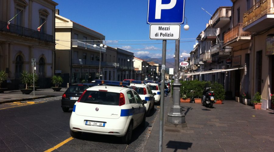 Giarre, i commercianti di via Callipoli: No agli stalli riservati. Pronta la mobilitazione  VIDEO