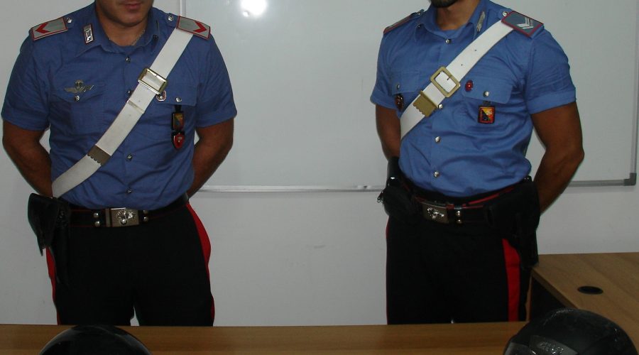 Aci Castello: sventata rapina a stazione carburante: due arresti