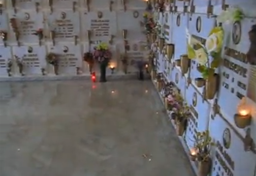 Cimitero Giarre, odissea degli anziani a bordo di bus navetta “anonimi” VIDEO