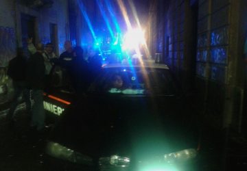 Catania, protesta maestranze teatro Bellini: lavoratore tenta di darsi fuoco