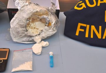 Gdf Riposto: bloccata auto con quasi mezzo chilo di cocaina