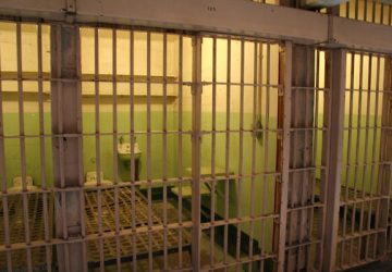 Catania, agenti di polizia penitenziaria corrotti. Un arresto e diversi indagati