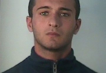 Acireale, ventenne armato di coltello rapina un coetaneo